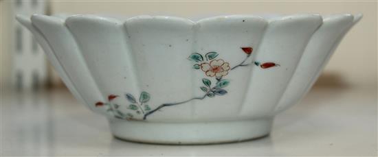 A Japanese Kakiemon kiku-shaped dish, c.1680-1710, diameter 15cm